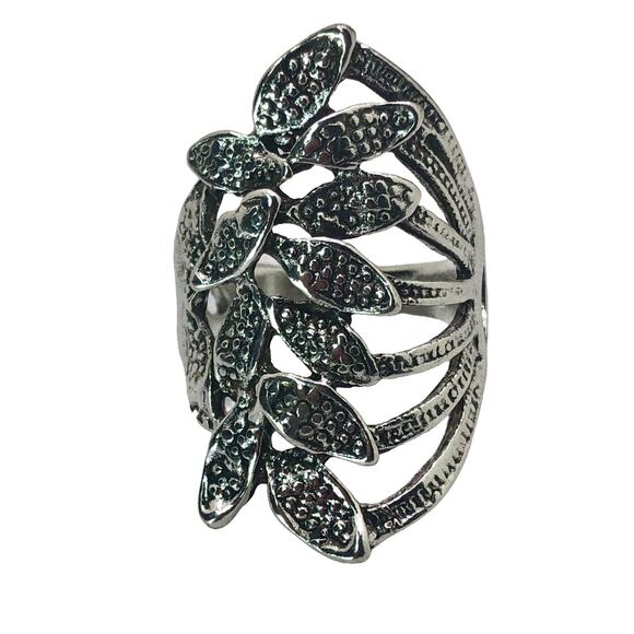 Silver Side Leaf Cluster Ring - Size 8 - Picture 3 of 7